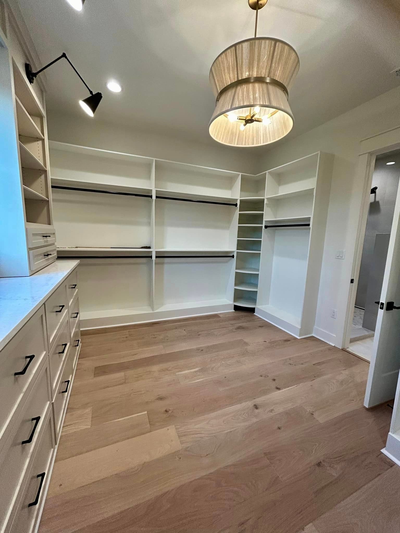 Beautiful  Custom En Suite Closet Roger Townsend Construction  Co. Quality Custom Homes North Texas  Pottsboro  Lake Texoma 