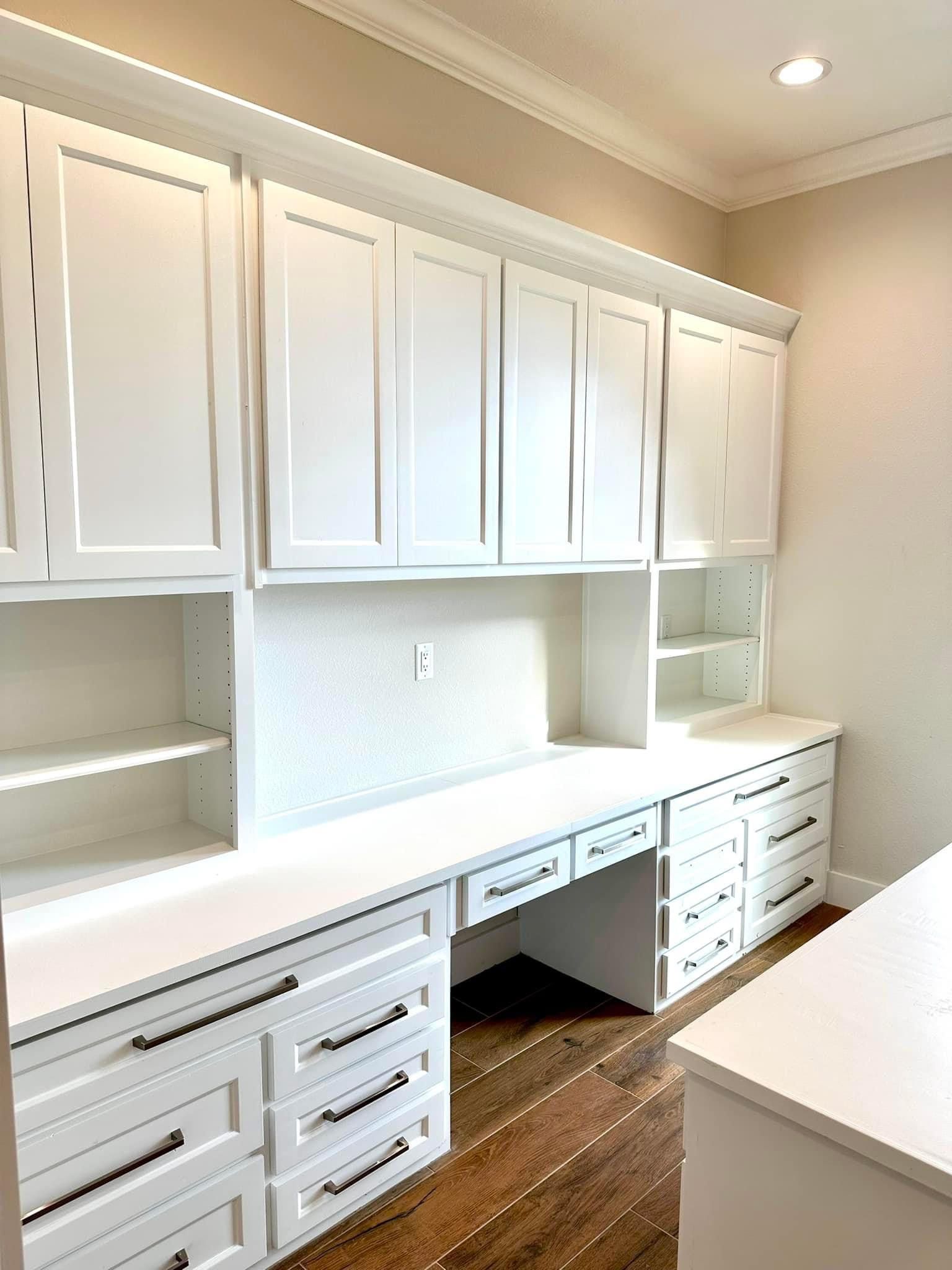 Beautiful  Custom Laundry/Mud Room Roger Townsend Construction  Co. Quality Custom Homes North Texas  Pottsboro  Lake Texoma 