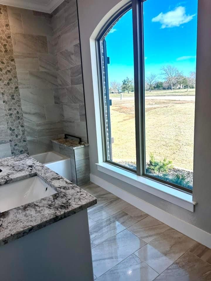 Beautiful  Custom Bath Roger Townsend Construction  Co. Quality Custom Homes North Texas  Pottsboro  Lake Texoma 