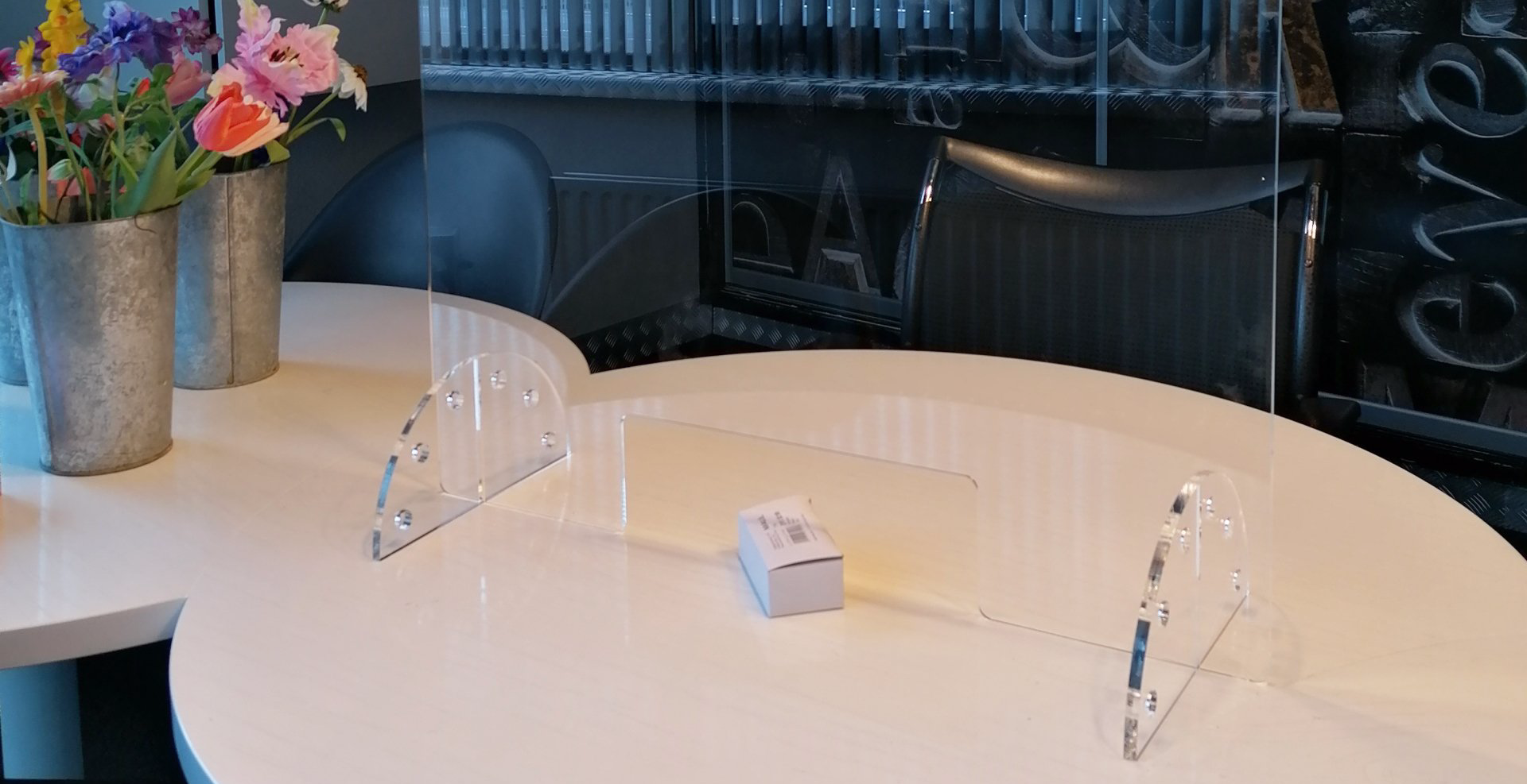 Spatscherm spuugscherm doorgeef luik Corona Oplossing