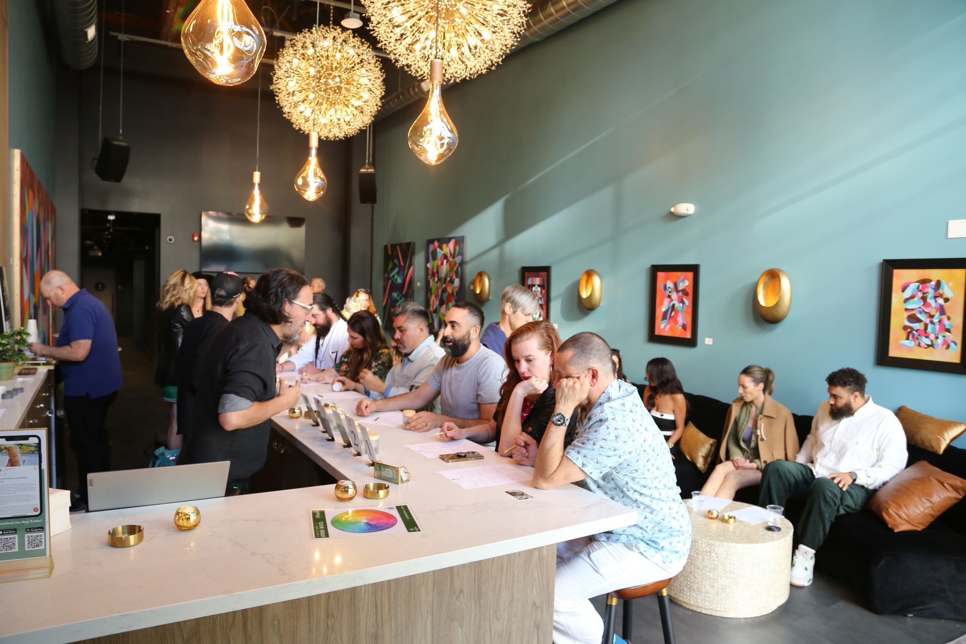 Urbana Oakland Lounge