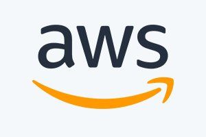 O logotipo da aws é um rosto sorridente com uma seta apontando para a direita.