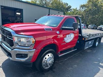Requesting a towing estimate in Naples, FL from Naples Towing and Recovery, your trusted local towing service.