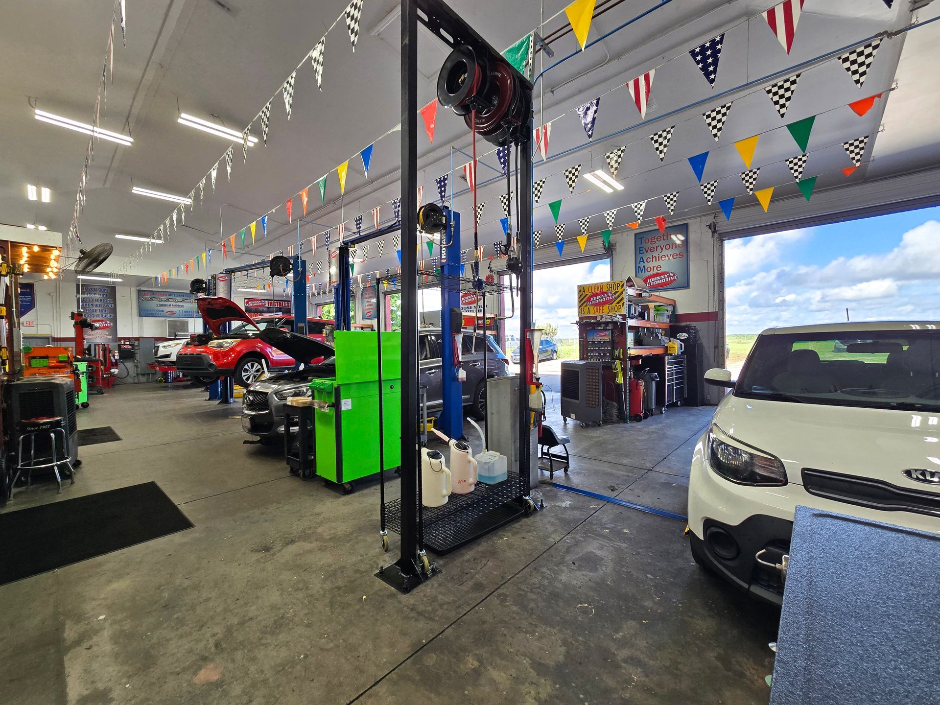 Auto Shop Gallery | Johnny's Automotive - Haines City
