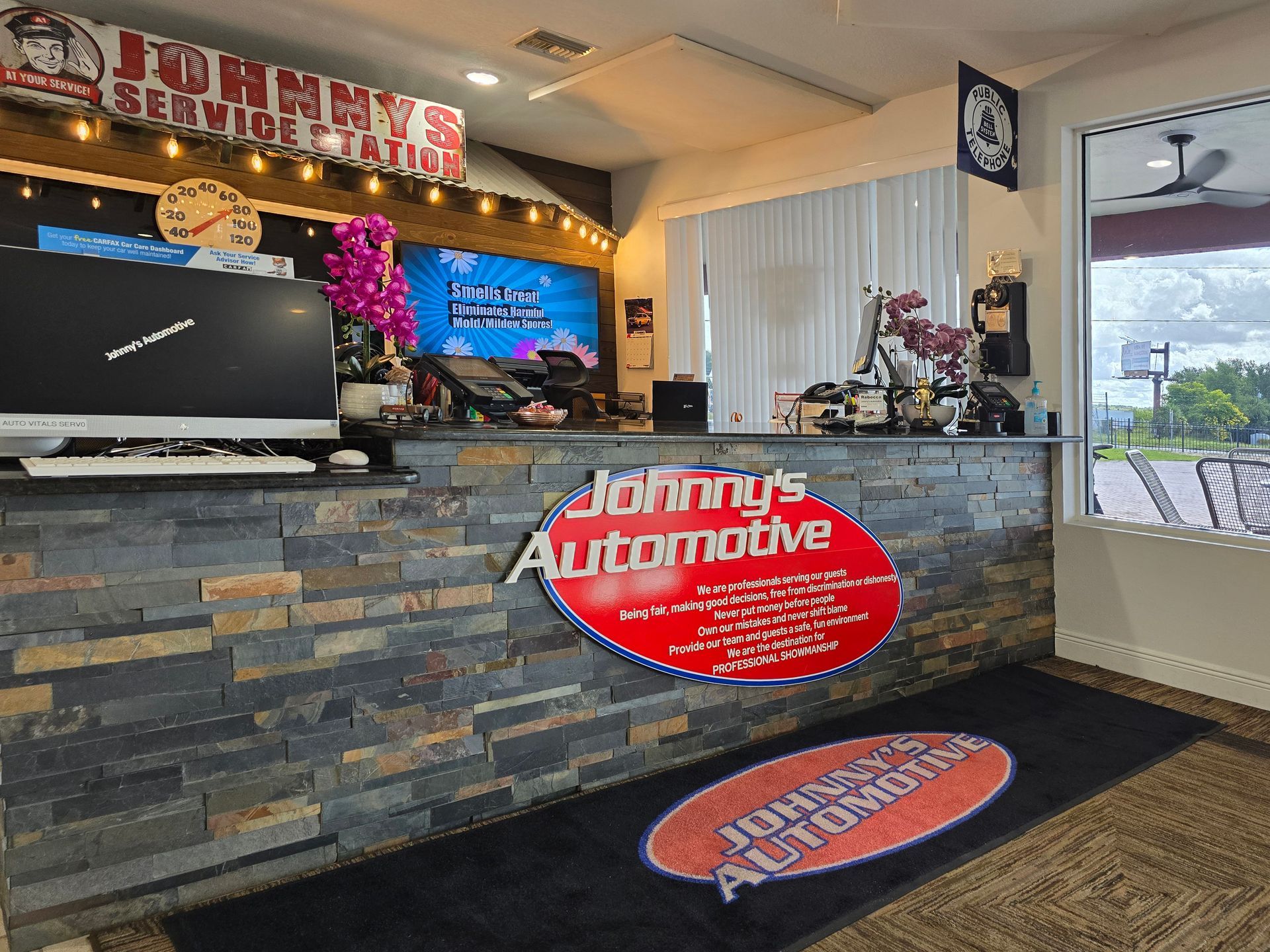 Auto Shop Gallery | Johnny's Automotive - Haines City