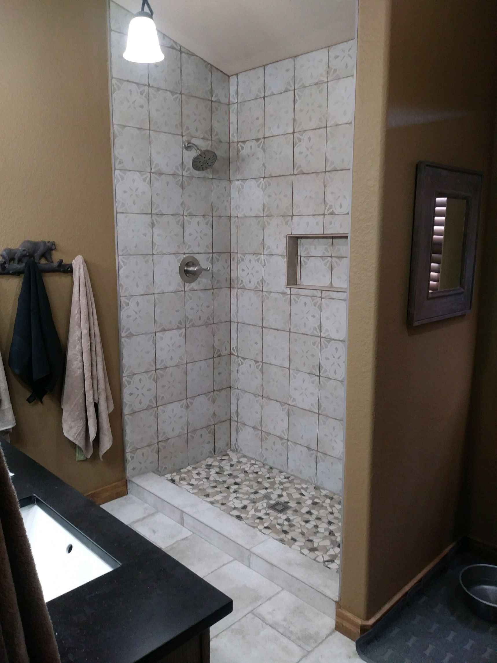 Neutral Pattern bathroom