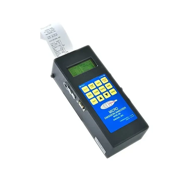 Analizador de emisiones portátil negro con teclado azul e impresora que imprime un comprobante en papel.