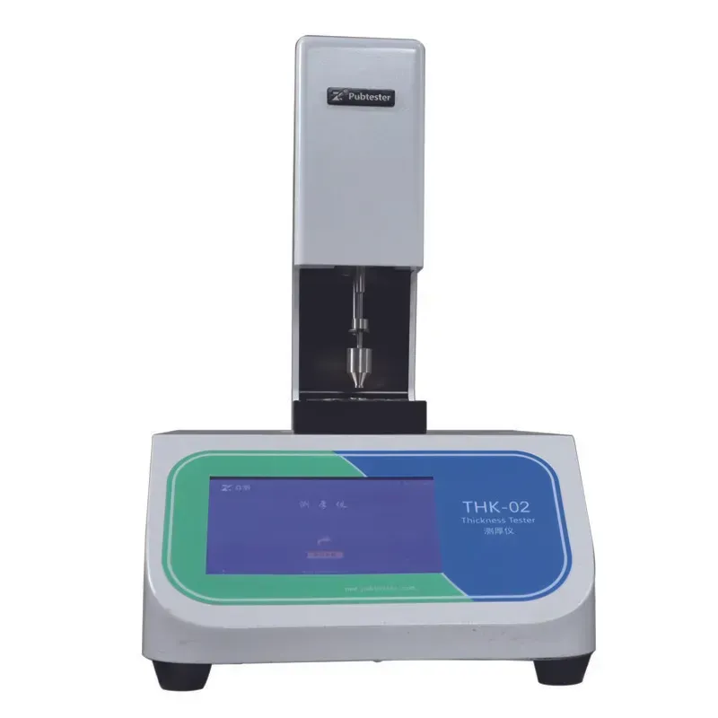 Un penetrómetro digital, blanco y azul, con pantalla.