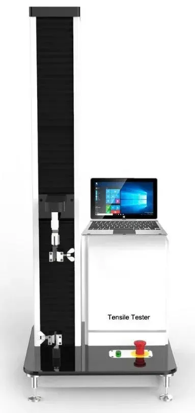 Máquina de ensayo de tracción con ordenador portátil. La máquina es en blanco y negro.