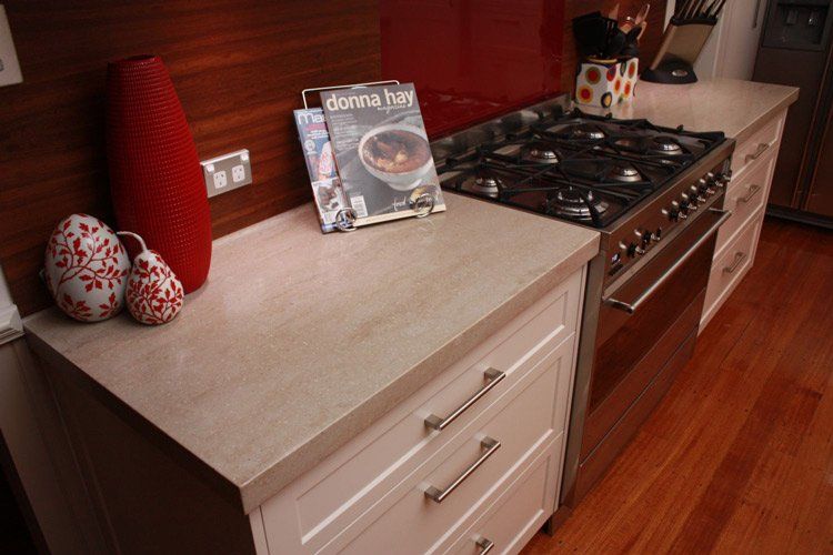 end solid surface counter in kitchen