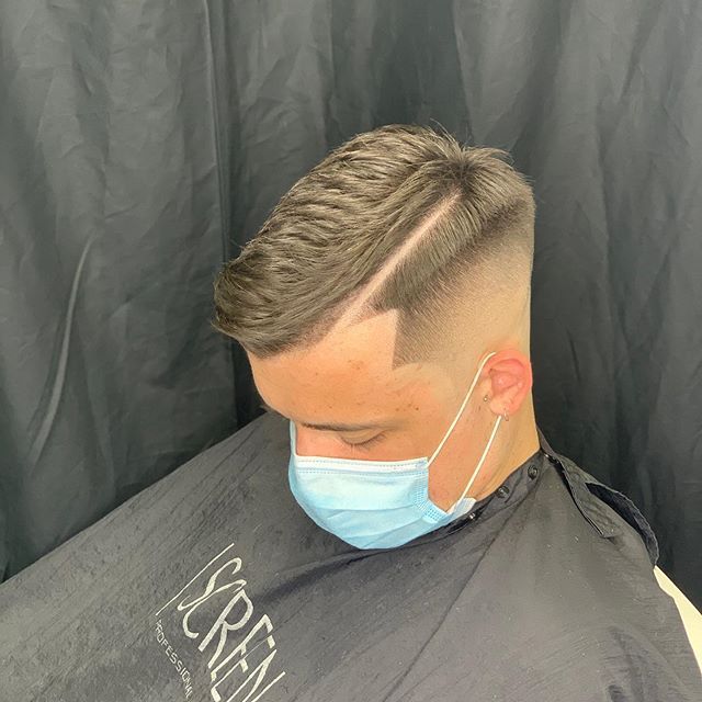 taglio alla moda per uomo