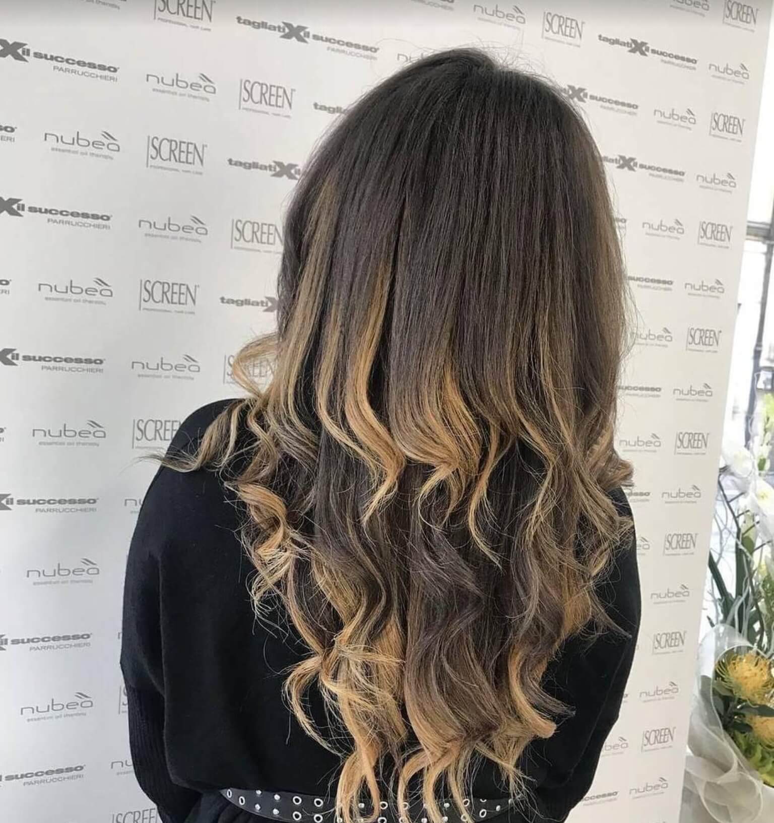 pettinatura capelli lunghi sciolti