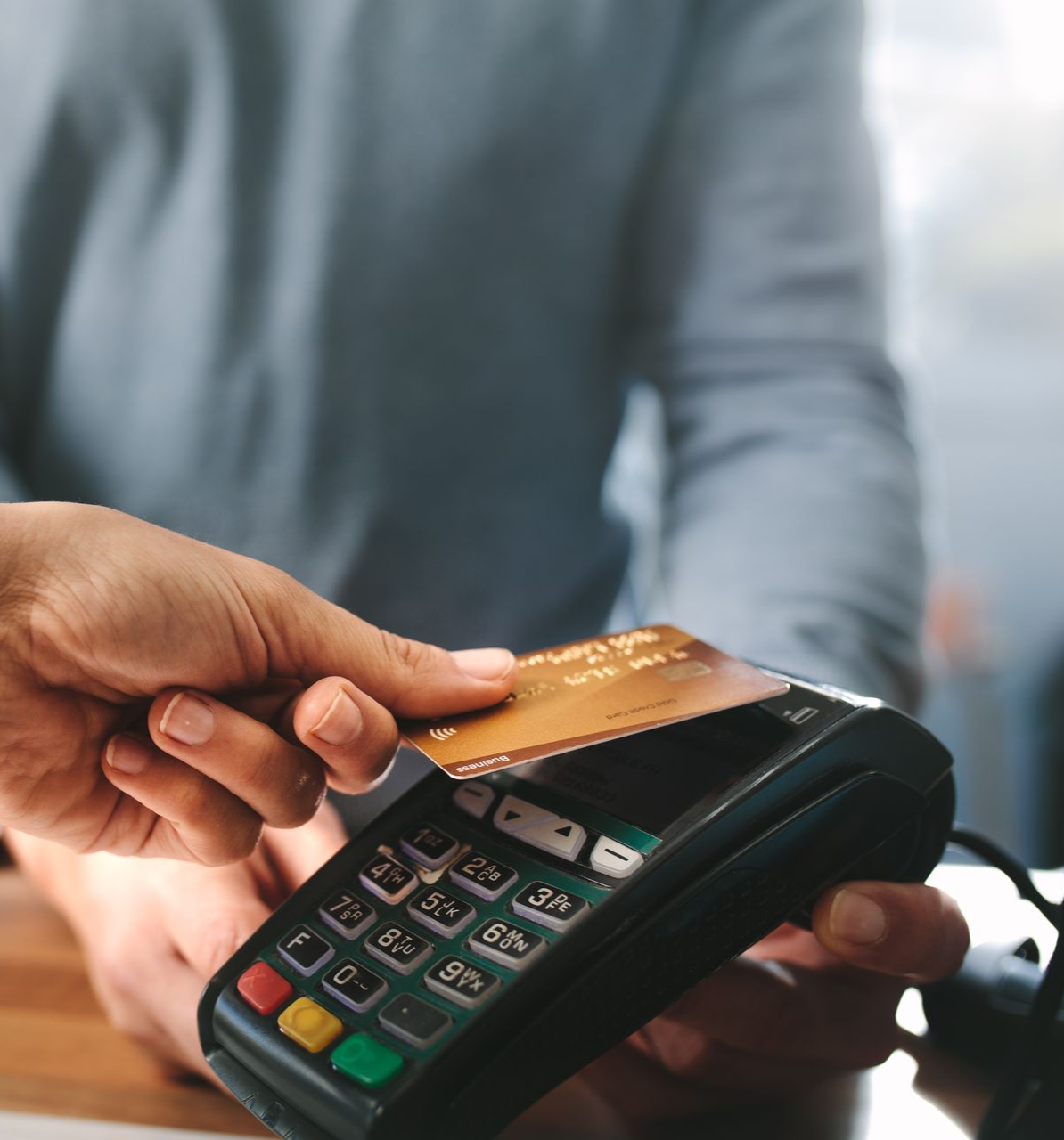 woman speaking to doctor - urgent ortho auburn al