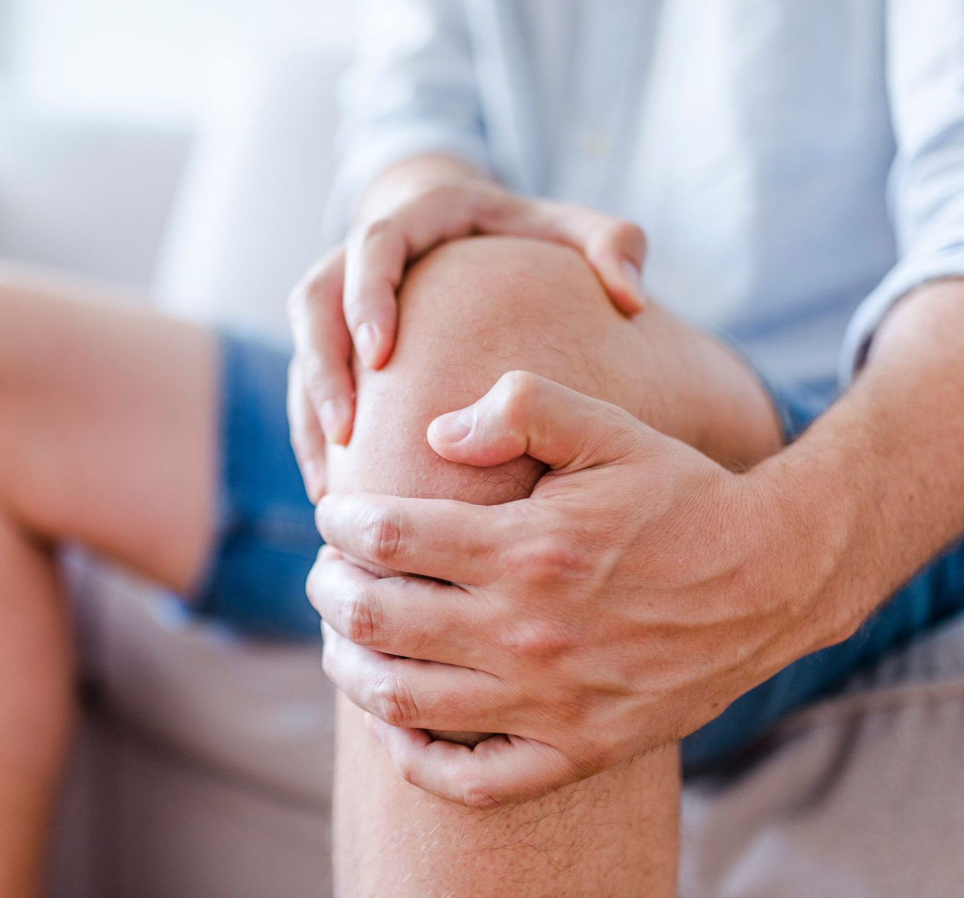 man+with+chronic+knee+pain+-+joint+injections+auburn+opelika+al