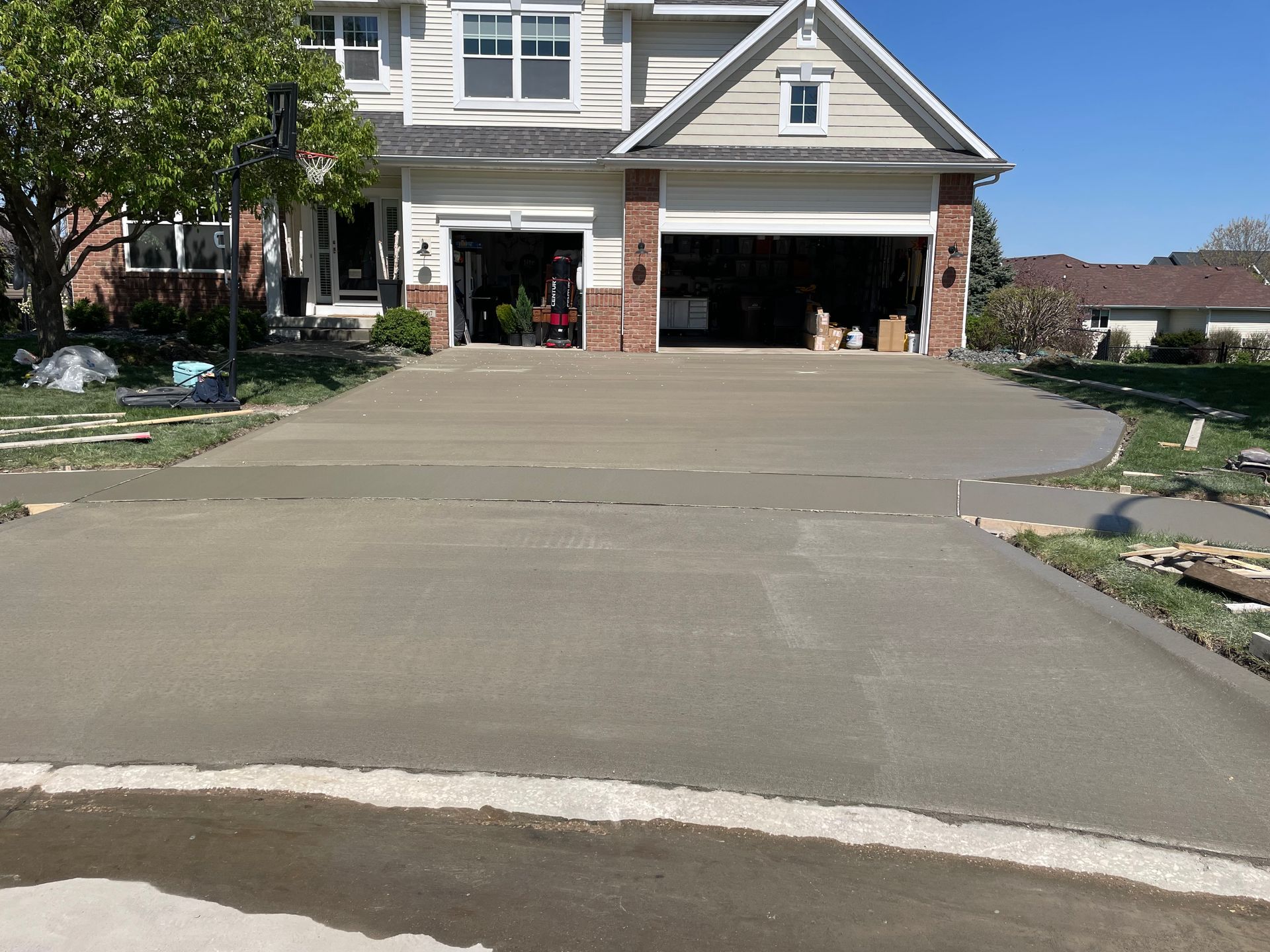 Driveways - Des Moines, IA - JCV Construction