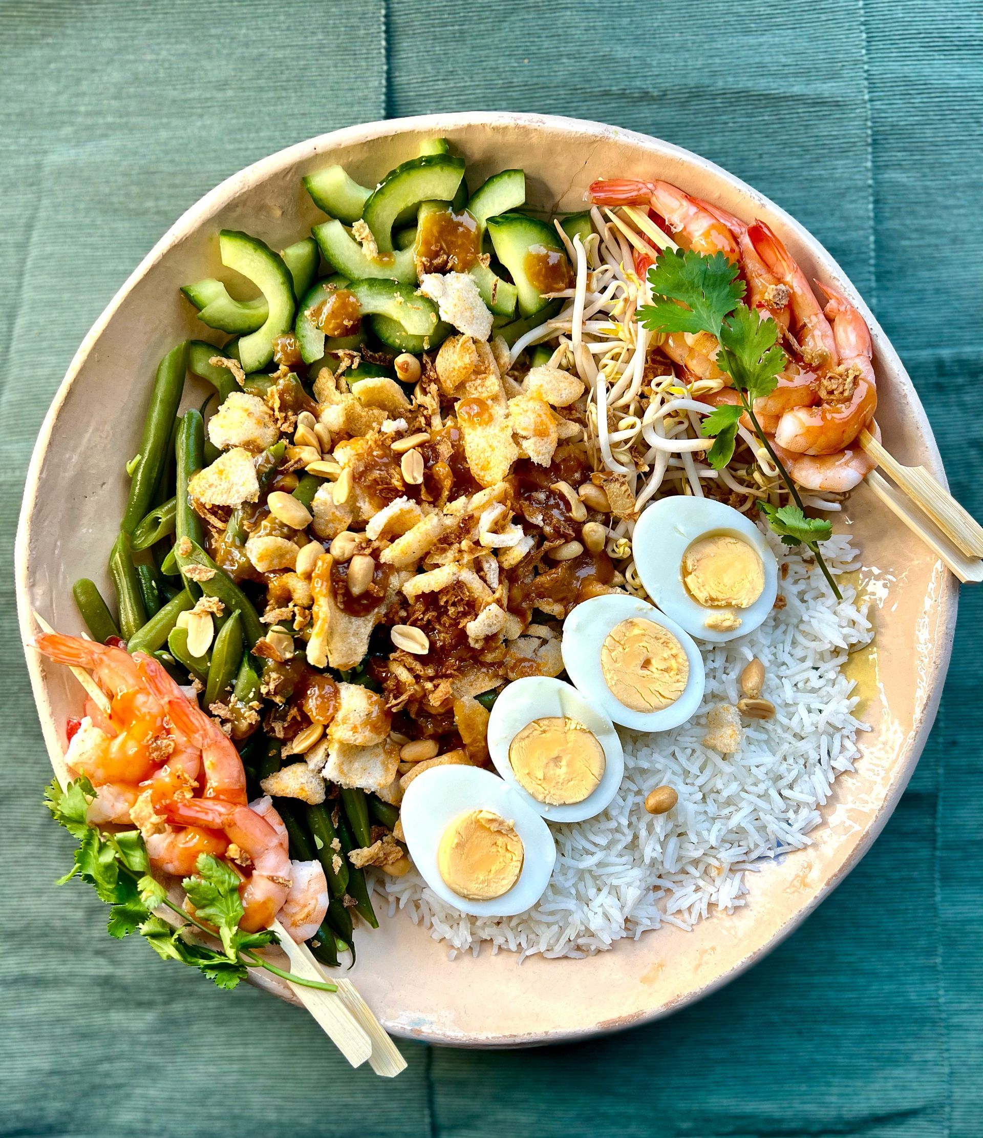 eteneteneten gadogado