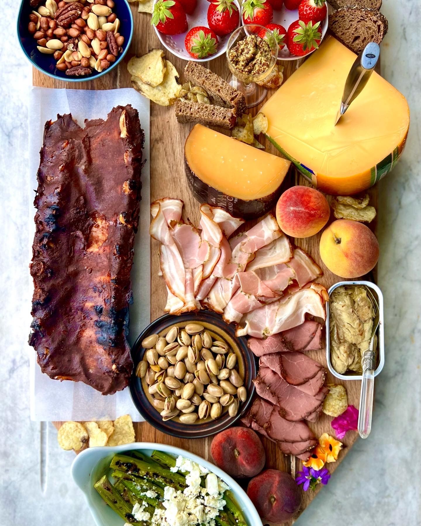 eteneteneten borrelplank