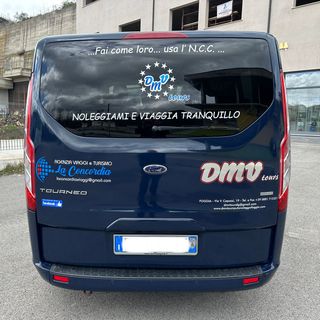 mini bus a noleggio