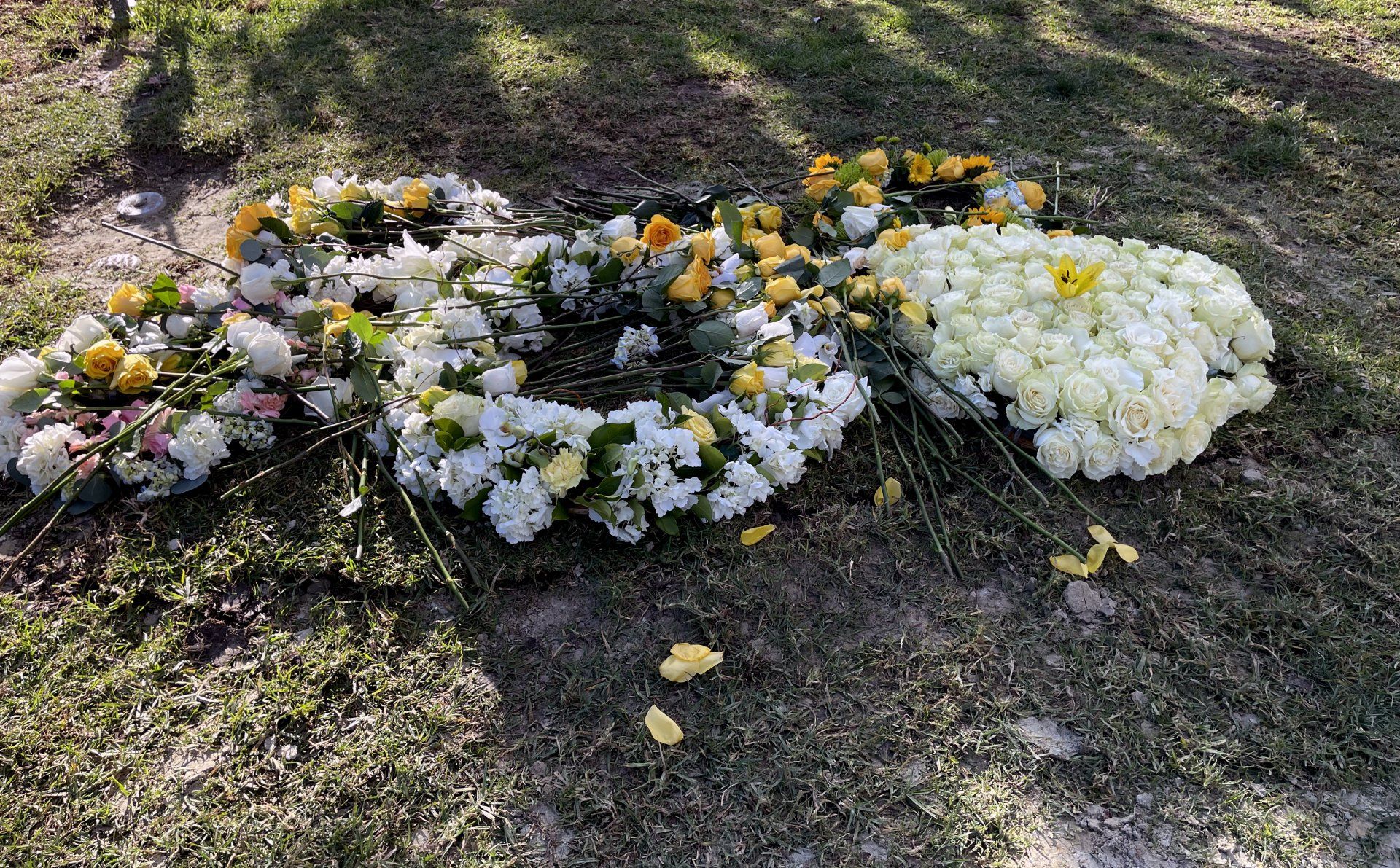 Elias Thuo's burial site photos