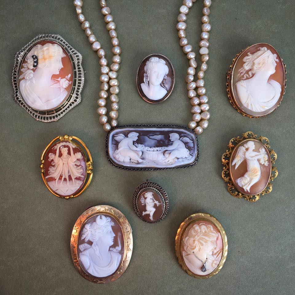 George's Antiques - Vintage Necklaces