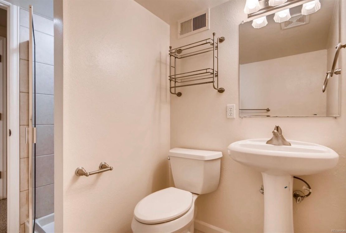 Before Image of Guest Bathroom