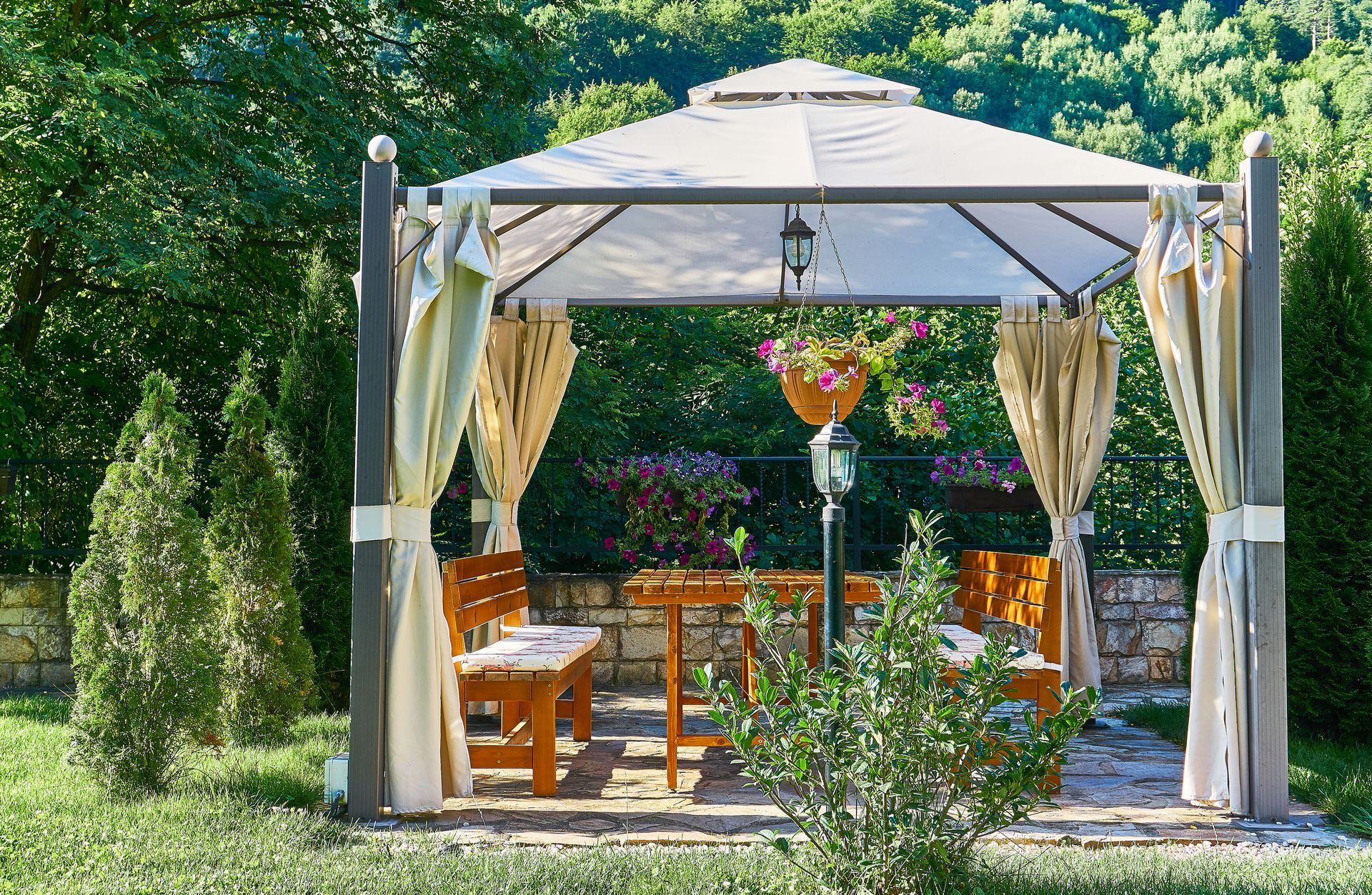 gazebo in giardino