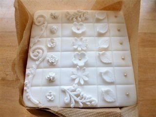 white colour beautiful wedding cake