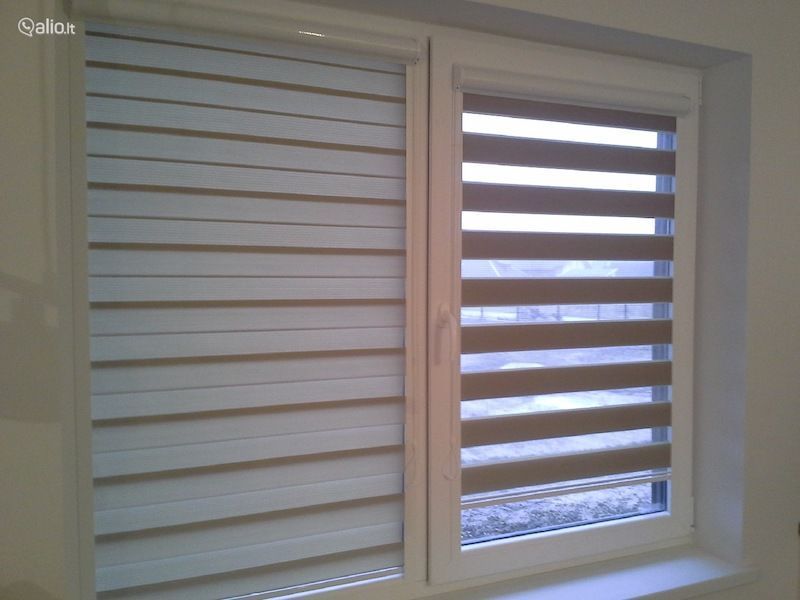 Langas su dryžuota žaliuze