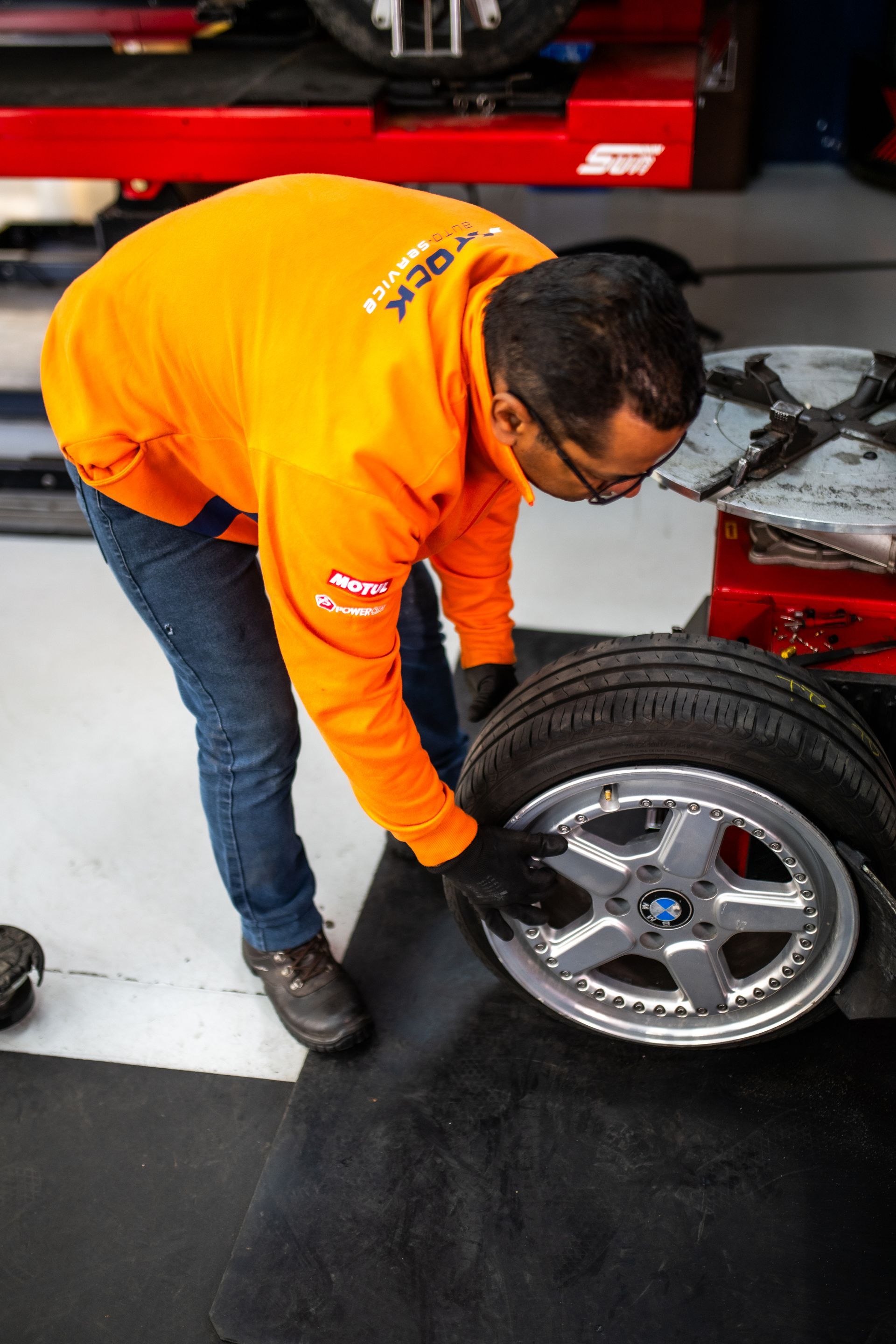 Vulcanização Técnica de Pneus - Stock Auto Service