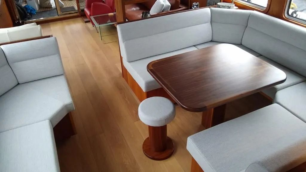 Exclusieve Tafel en zithoek Cruiser JachtbetimmeringNoord