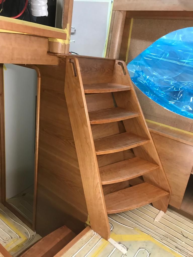 schuine trap, interieurbouw cruiser JachtbetimmeringNoord 