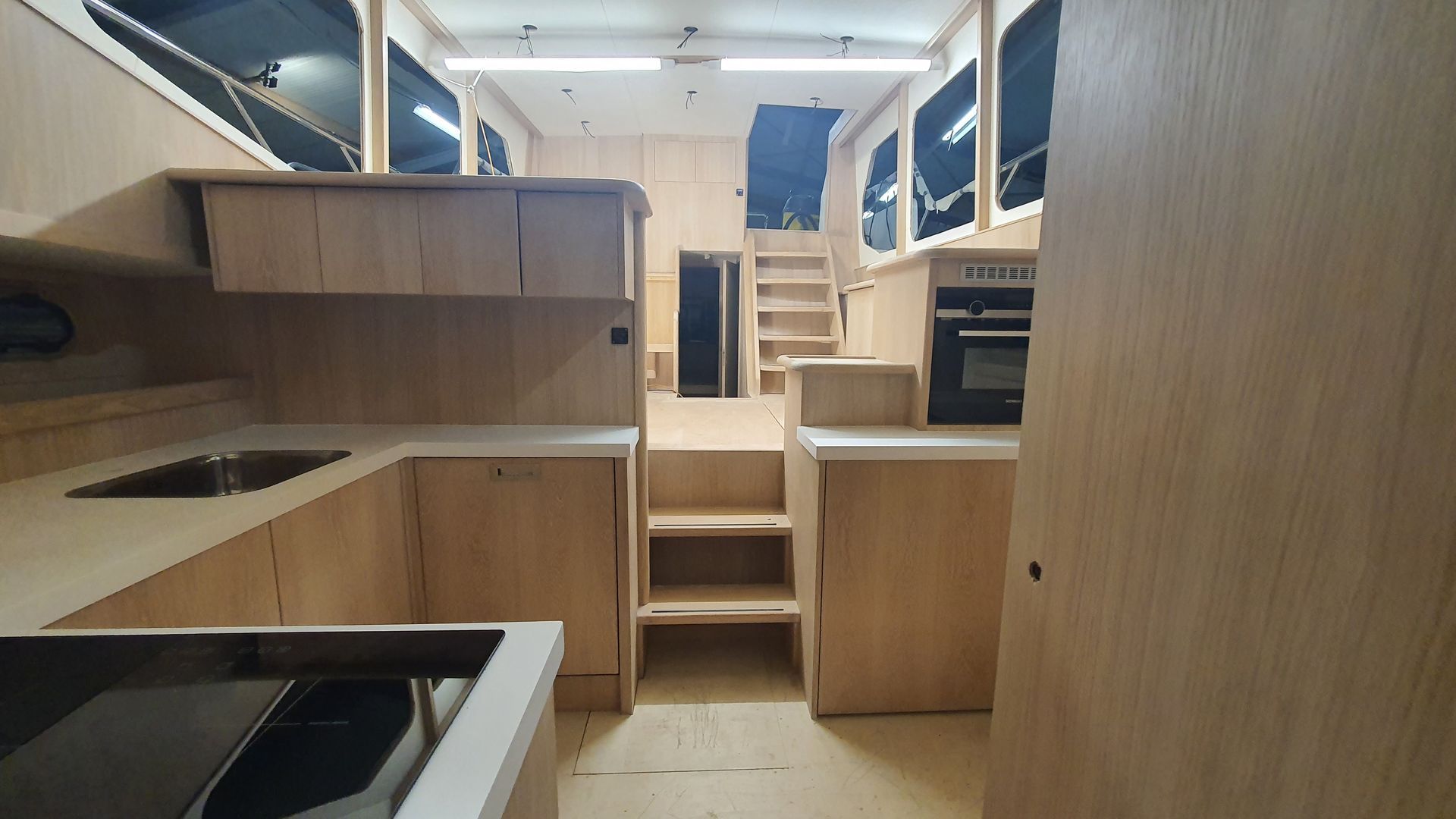Keuken Trap Casco Cruiser interieurbouw Exclusief JachtbetimmeringNoord