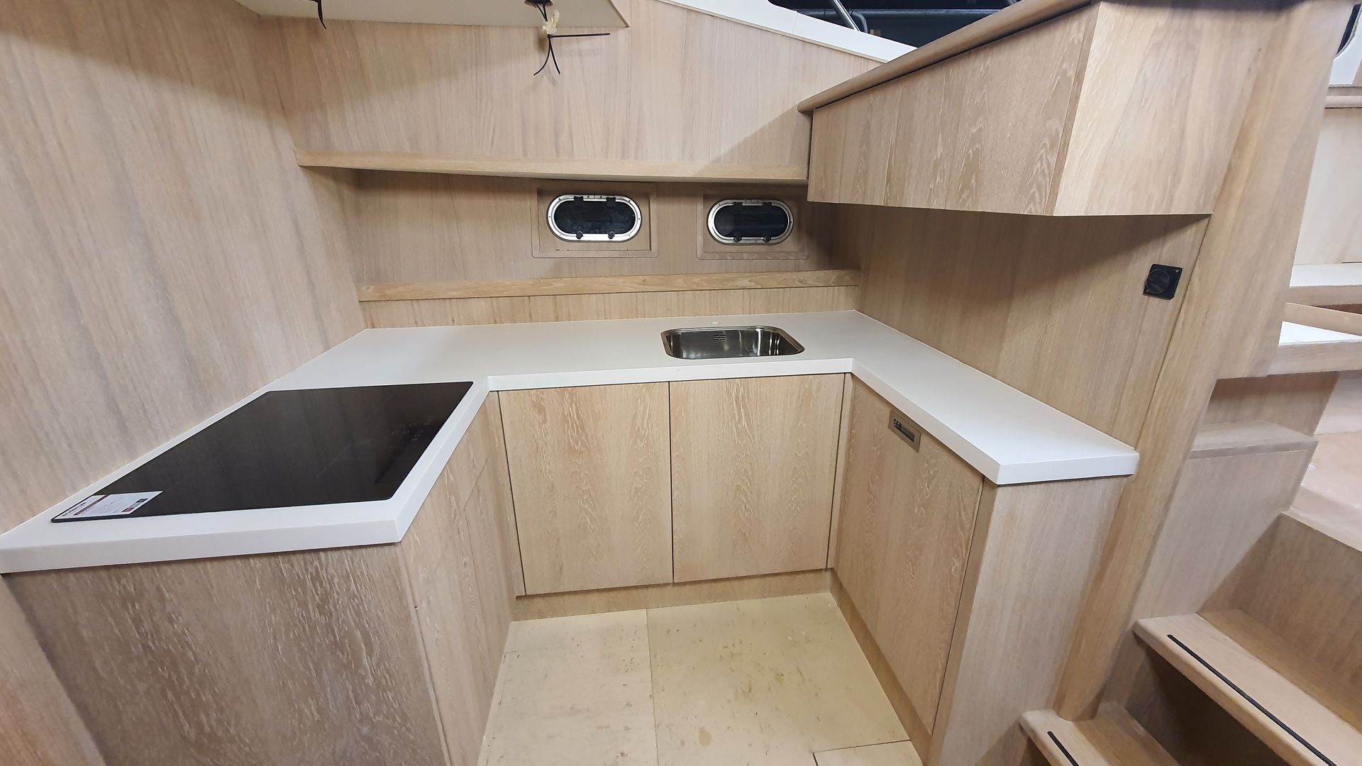 Keuken Casco Cruiser interieurbouw Exclusief JachtbetimmeringNoord