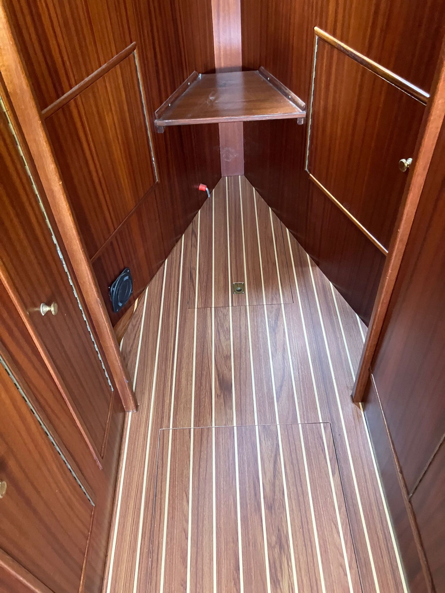 Refit HPL-Vloeren - Witte Bies meubelmaker groningen interieurbouwnoord