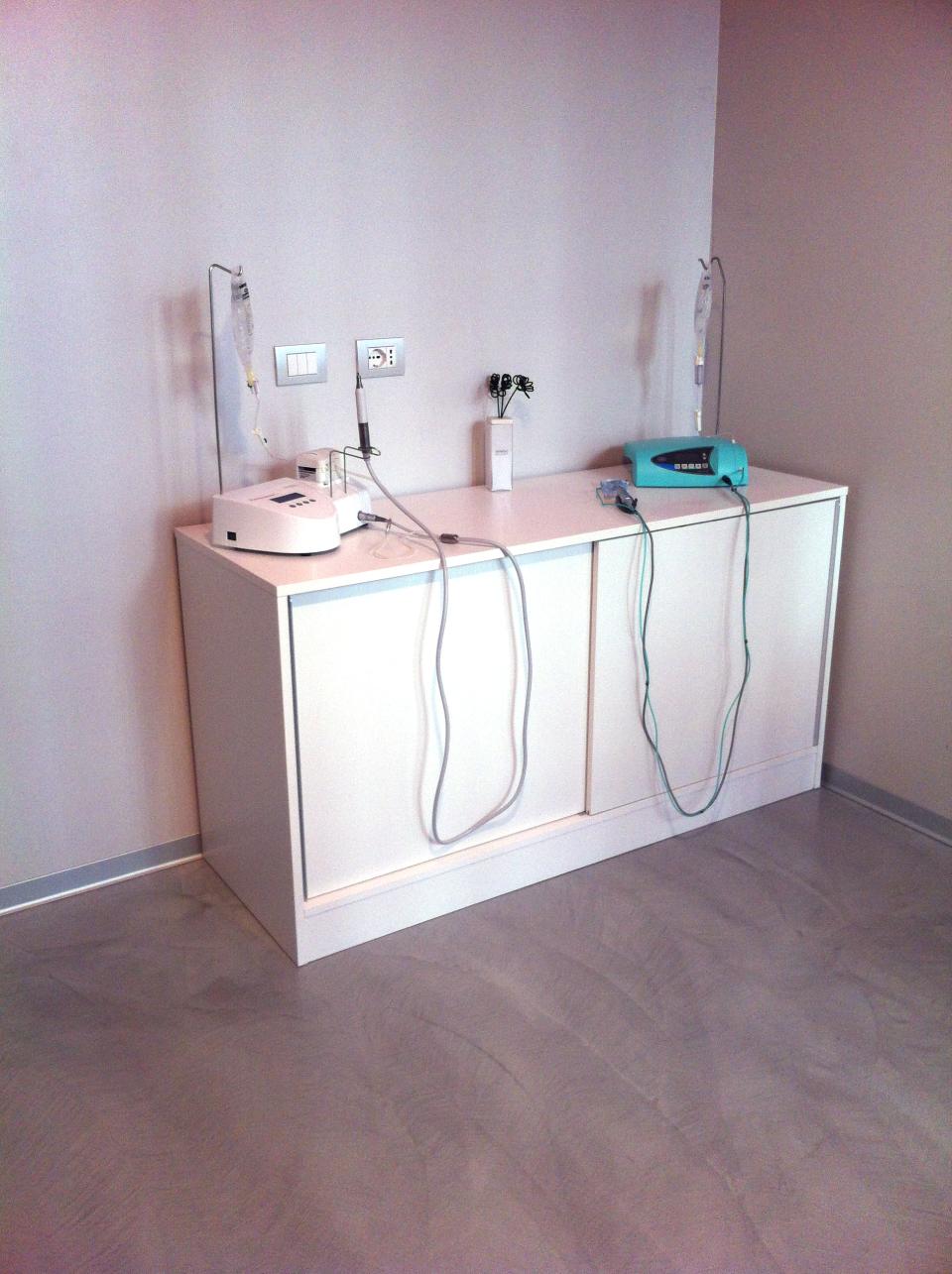 devices for sterilising dental instruments