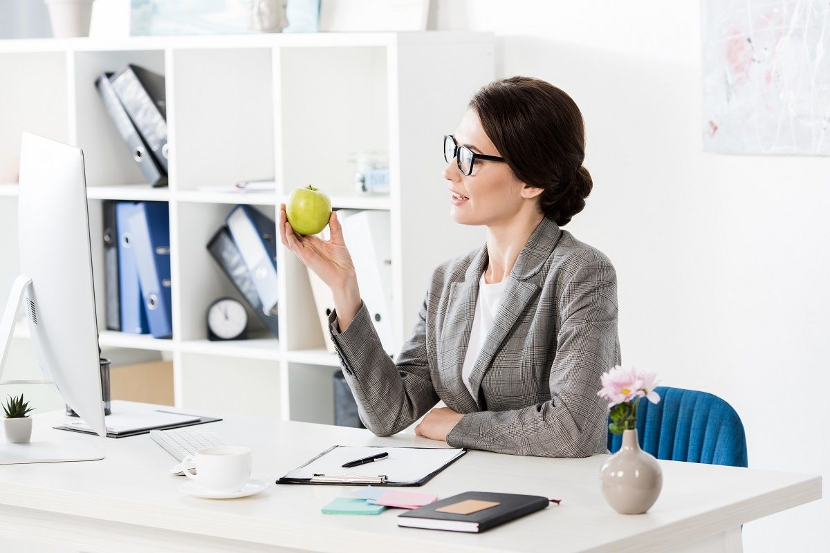 10 Essential Tips to Stay Healthy in the Office