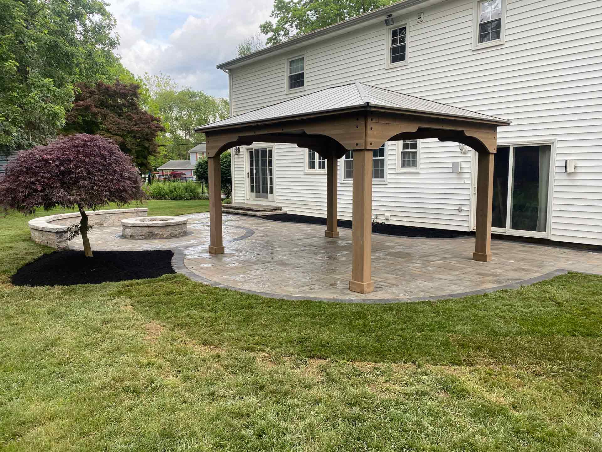 Front of a Big White House — Middletown, Nj — Precision Landscape Contractors