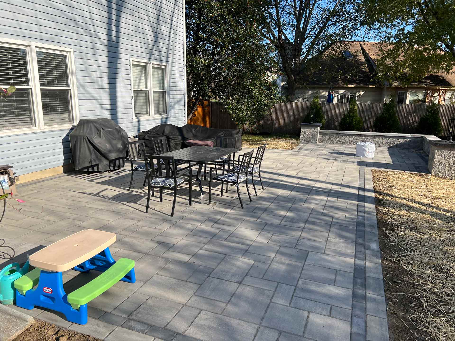 Outdoor Image with Tree, Table and Chairs — Middletown, Nj — Precision Landscape Contractors
