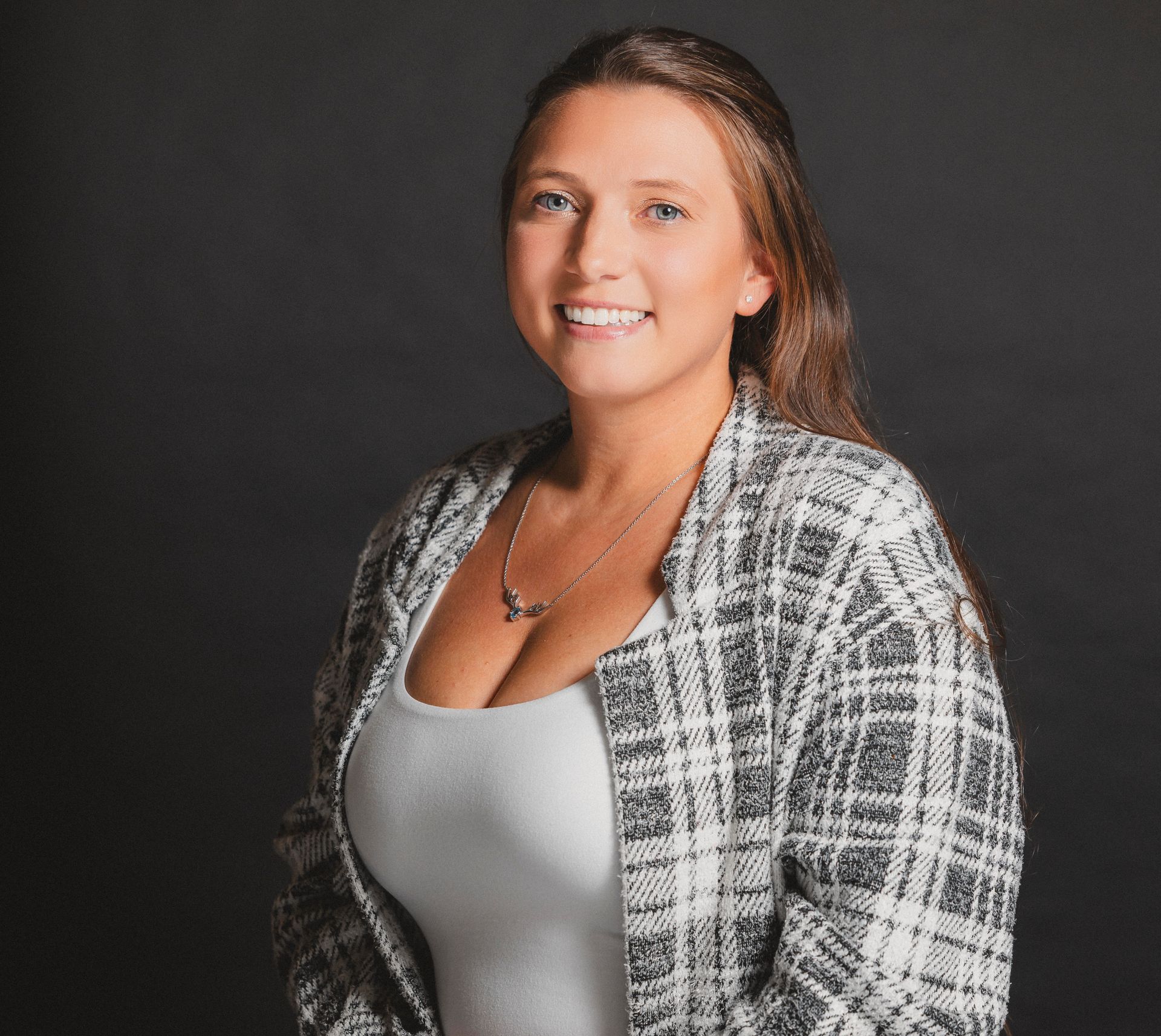 My name is Breanna but most just call me Bree. I’ve known John since I was about 9 years old, right around the time he started the company, he was still in high school playing soccer where I would visit the soccer field while my dad was assistant coaching for Belleville High. M.E. then provided my Sweet 16 entertainment and other events throughout the years.