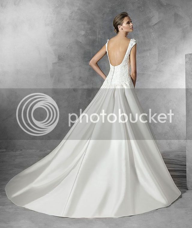 Trending: Backless Wedding Gowns