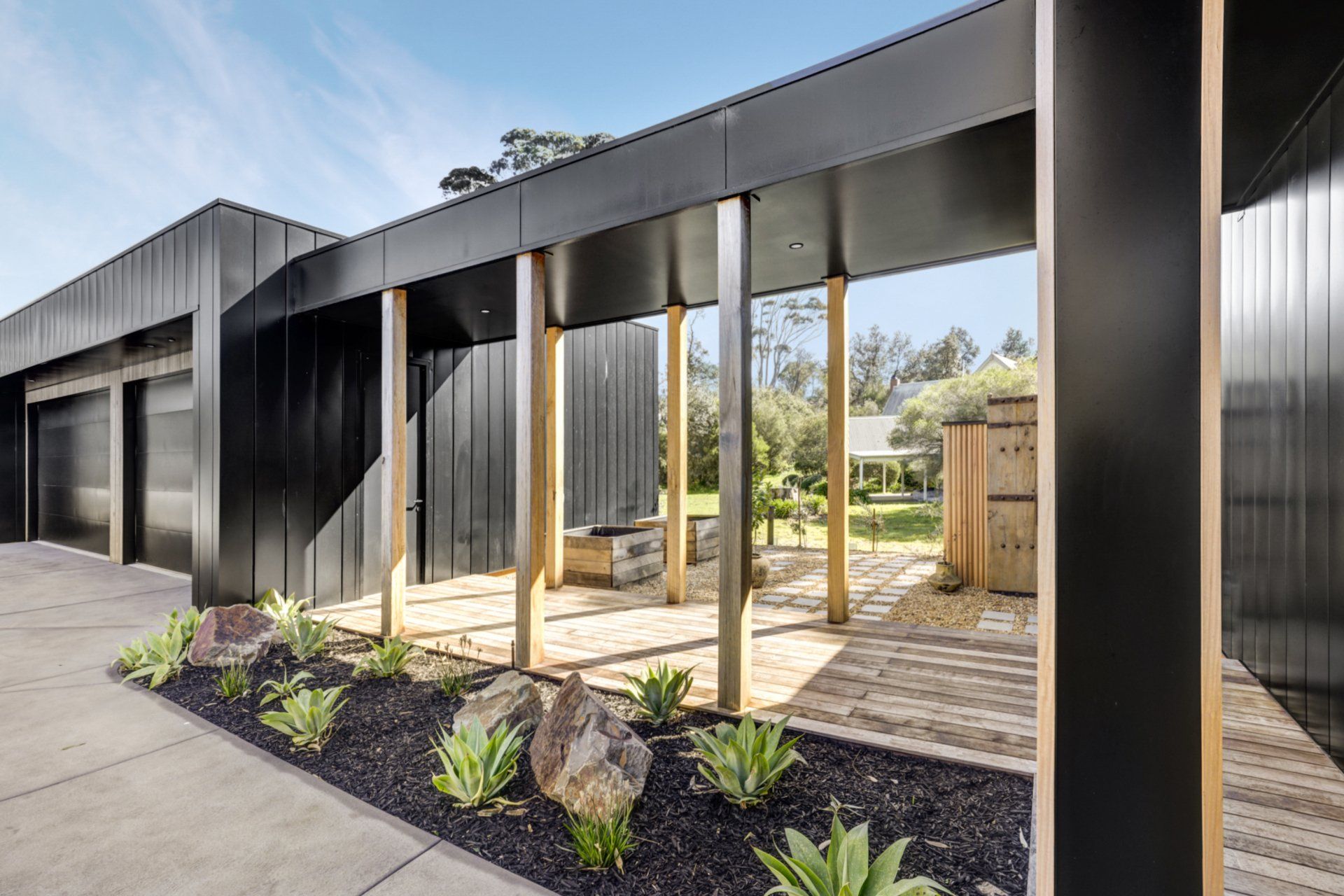 Cowes Real Estate, Cowes Property,Inverloch 3996, 3996 Studio, Beaumont Building Design, MJ Clarke Developments, Colourbond, Scyon Walls, Bass Coast Builder, Hereward Close Cowes, Phillip Island