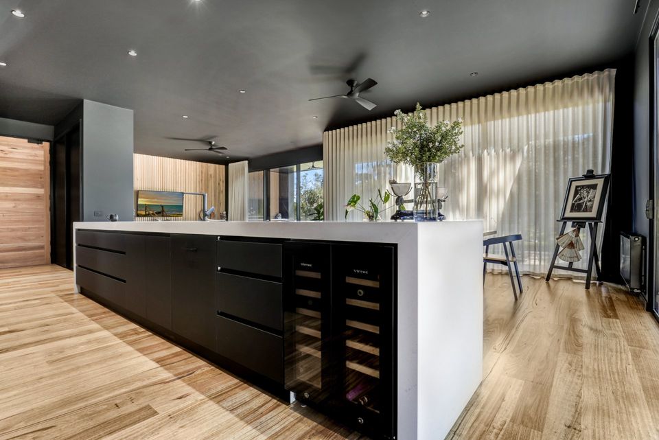 Cowes Real Estate, Cowes Property,Inverloch 3996, 3996 Studio, Beaumont Building Design, MJ Clarke Developments, Colourbond, Scyon Walls, Bass Coast Builder, Hereward Close Cowes, Phillip Island