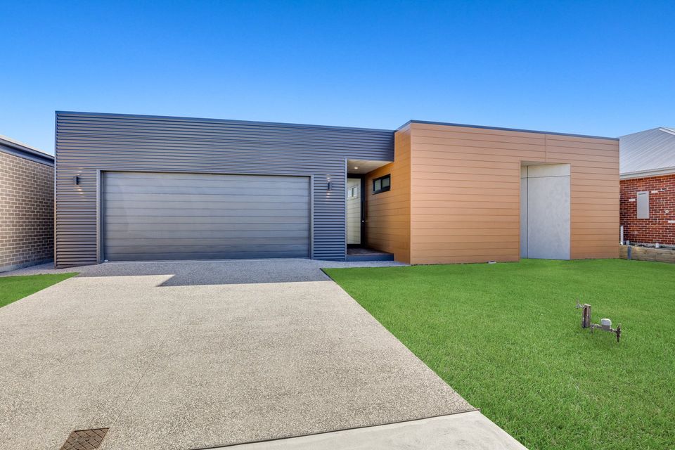 Adapt Design Group,Harris Build, Inverloch3996, Inverlochatrealty,Inverloch3996,Inverloch,Colorbond,Aluminium cladding, @realty, concrete cladding,Polished concrete floors, Inverloch Real Estate Agent