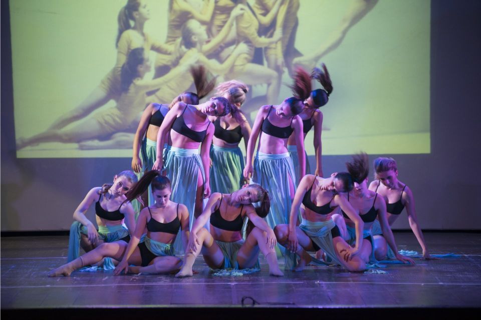 Spettacolo danza moderna