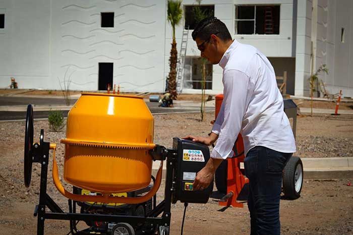 COROVA MAQUINARIA LIGERA PARA LA CONSTRUCCIÓN