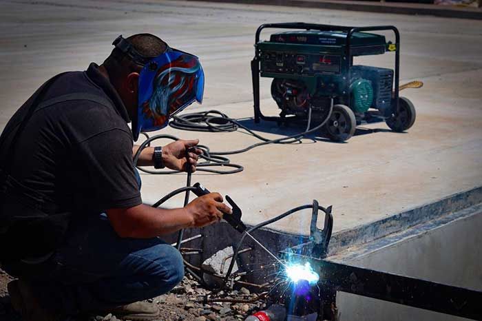 COROVA MAQUINARIA LIGERA PARA LA CONSTRUCCIÓN