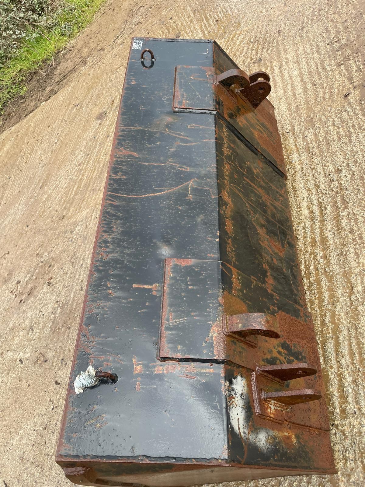 5FT Bucket
Call for more information