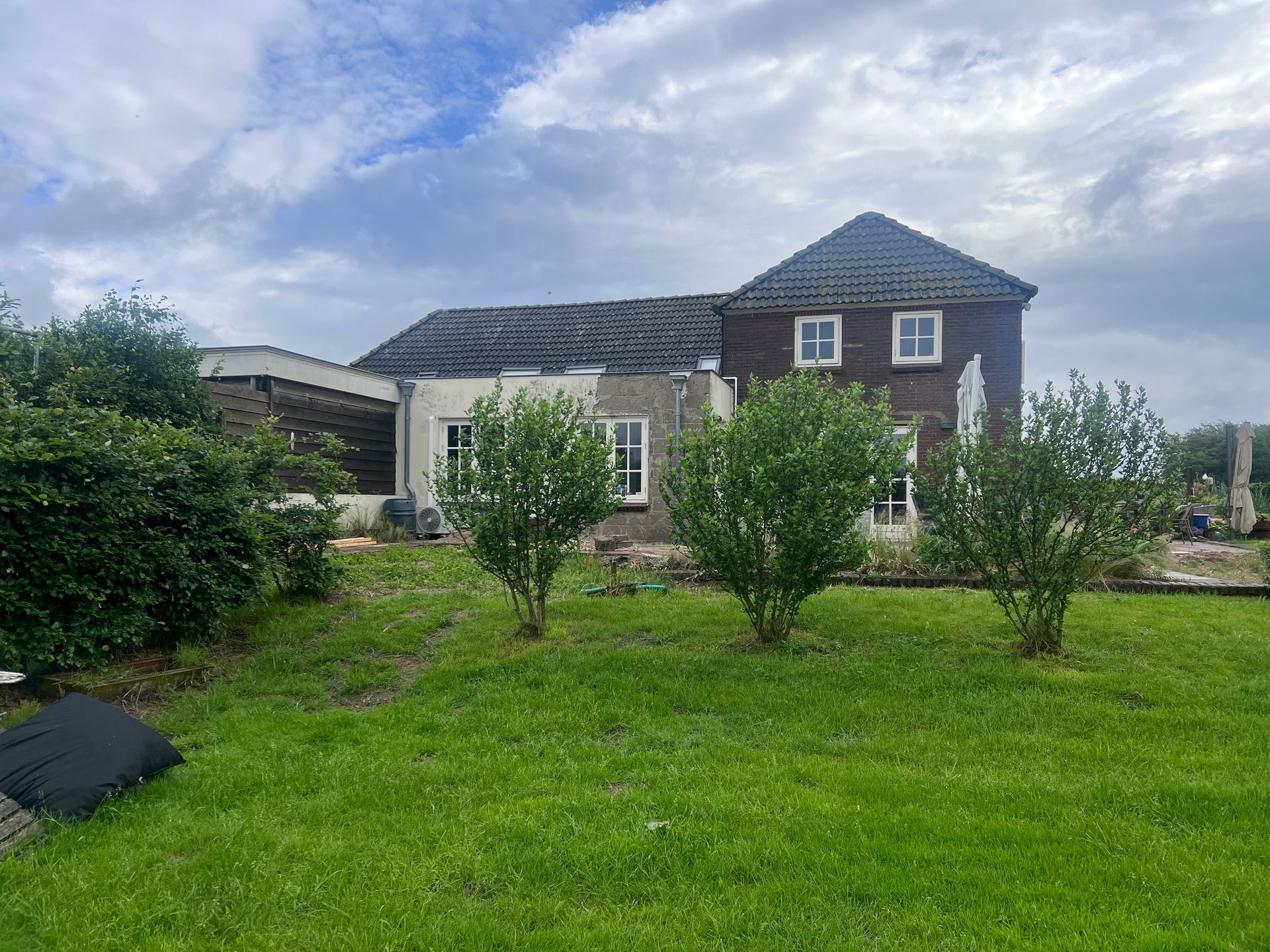 Studio De Limes op een heldere dag