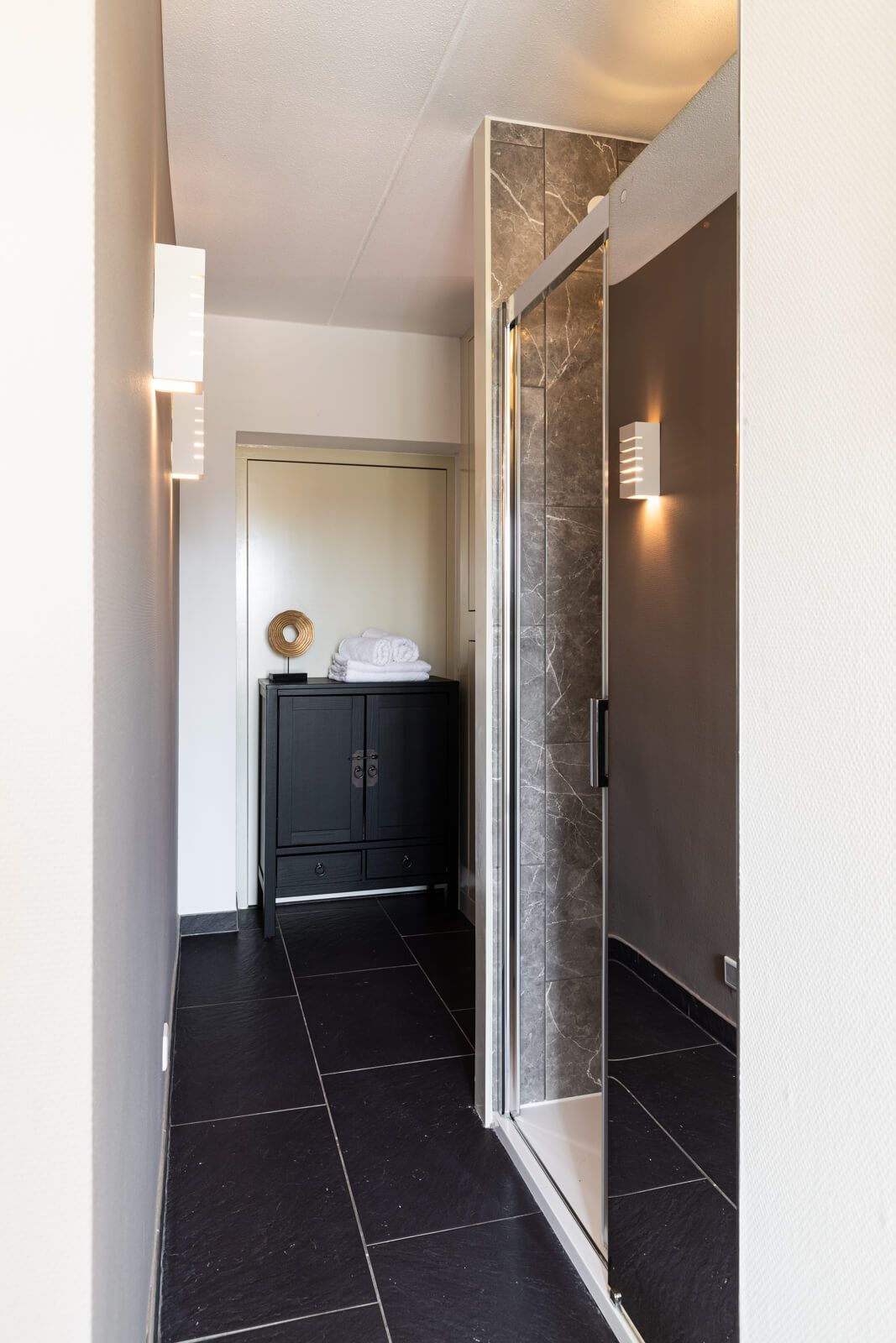 Aangename ruimte met warm interieur