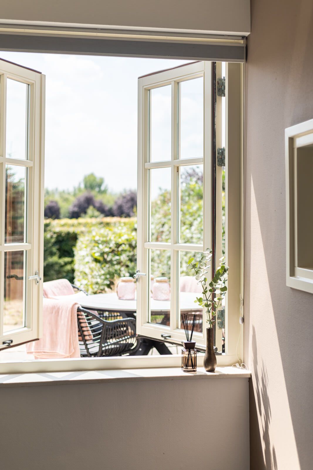 Groen uitzicht vanuit de studio